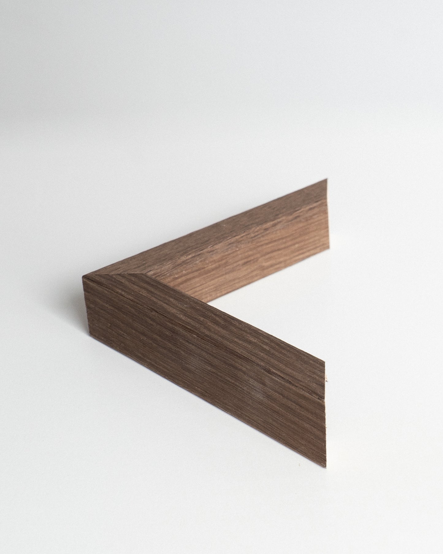Sample: London (20x30mm), Brown Oak - Veneer
