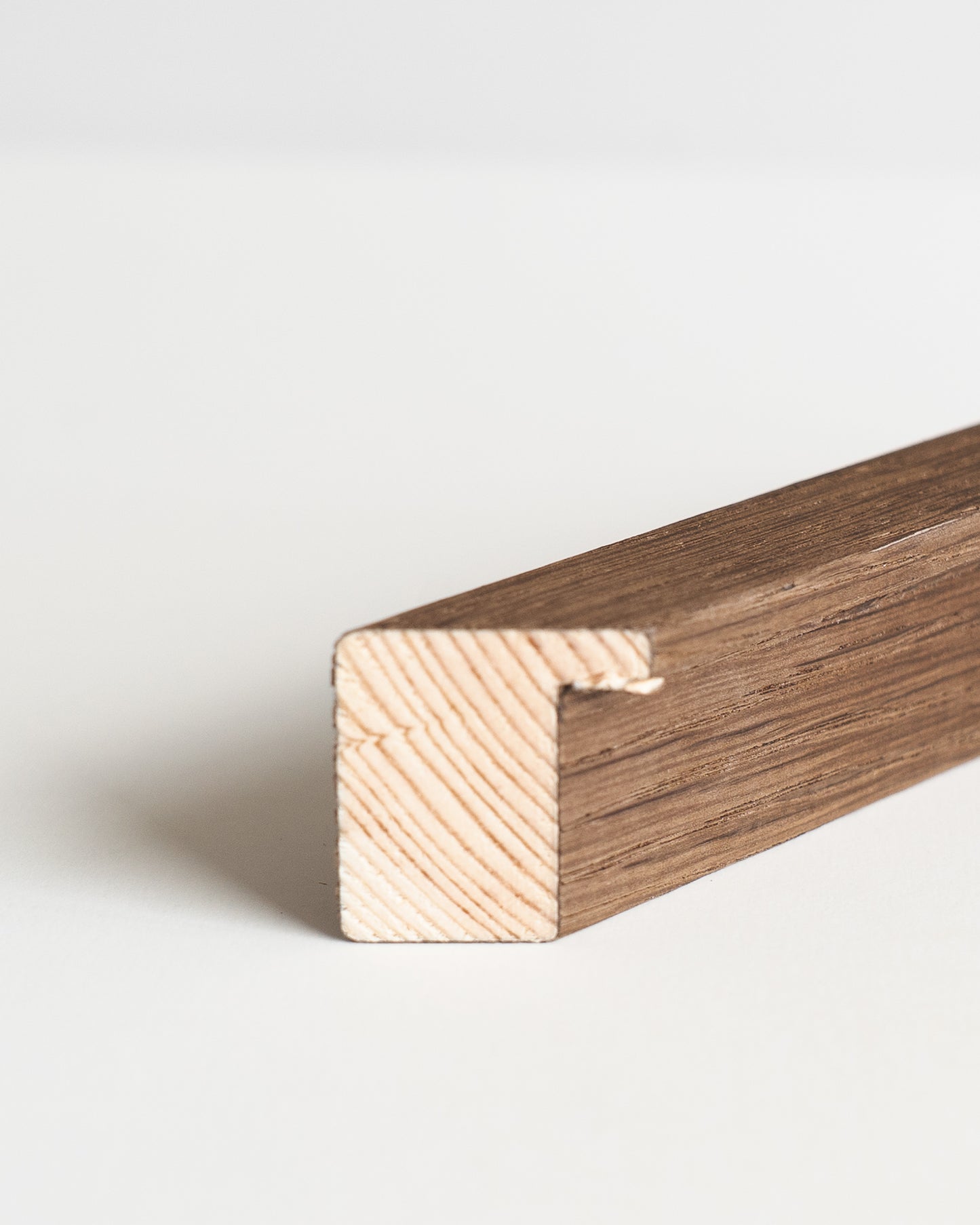 Sample: London (20x30mm), Brown Oak - Veneer
