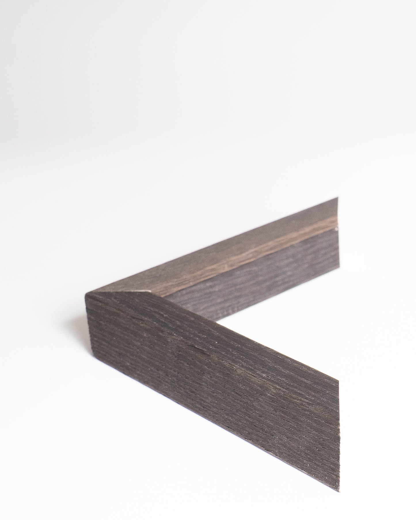 Sample: London (20x30mm), Dark Brown Oak - Veneer