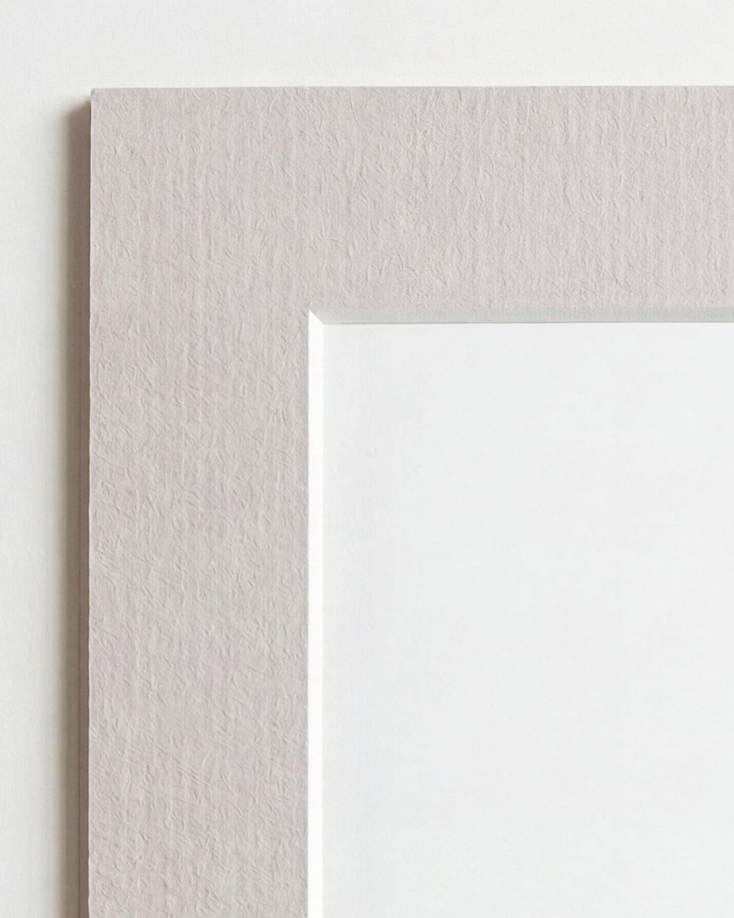 Mount Light Grey (White Core)