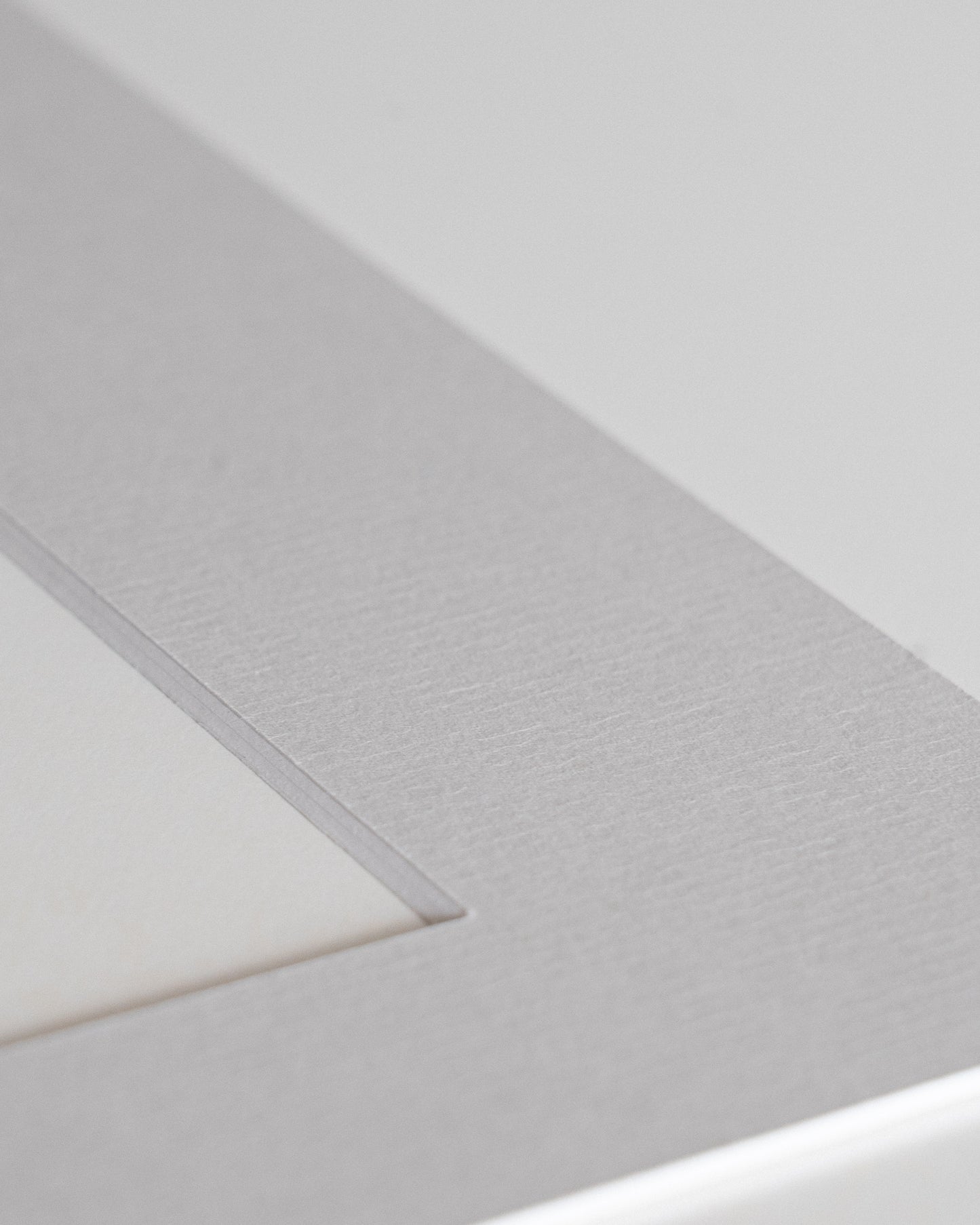Mount Light Grey (White Core)